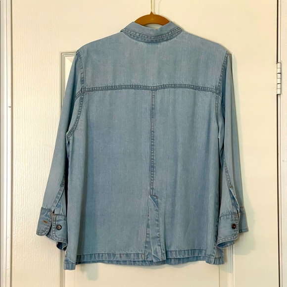 Click Color Me Cotton Long Sleeve, Collared Button Down in Denim, Made of Tencel - Picture 9 of 12